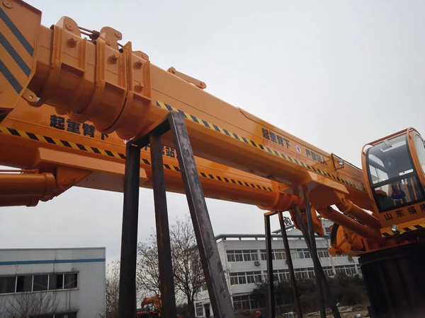 黑龙江省伊春小型吊车多少钱起重机12吨U型臂